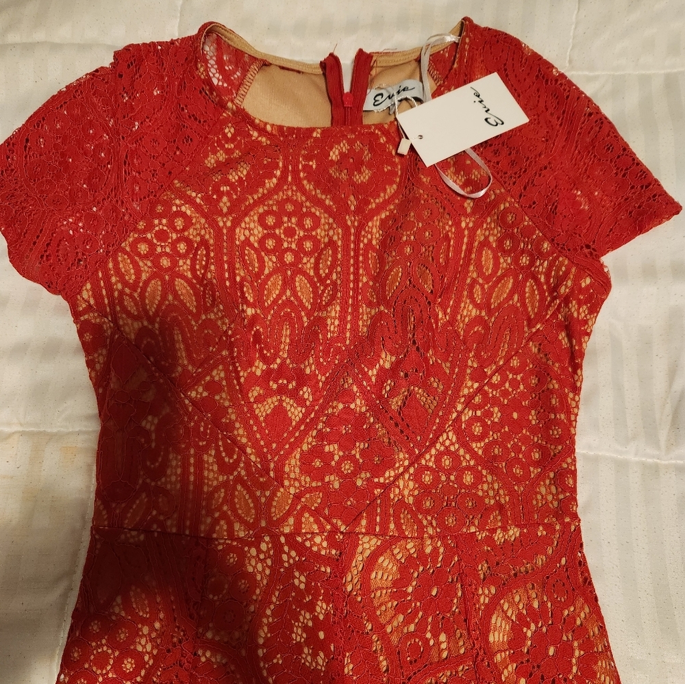 Red lace dress NWT - Picture 2 of 5
